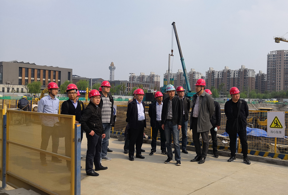 王宏董事长带队检查地产集团在建项目安全生产工作